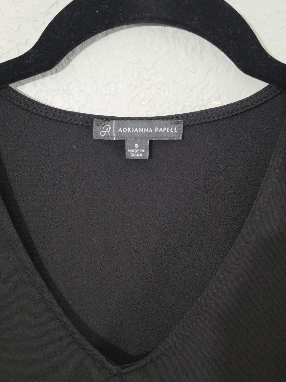 Adrianna Papell Pleated Flutter Sleeve Top Black V-Neck Stretch Womens Small - Picture 5 of 8